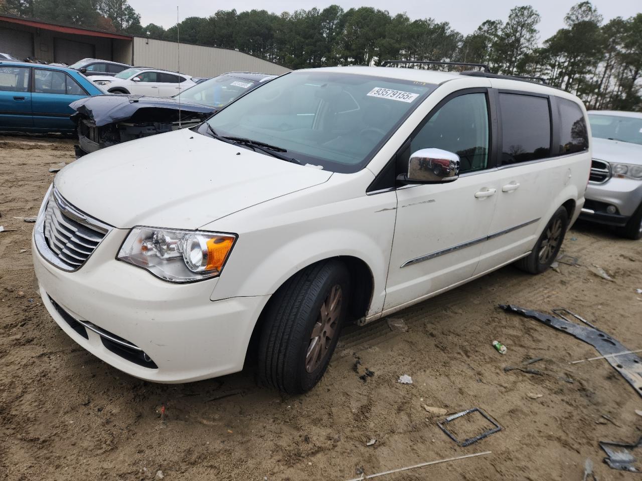 CHRYSLER TOWN & COUNTRY TOURING L
