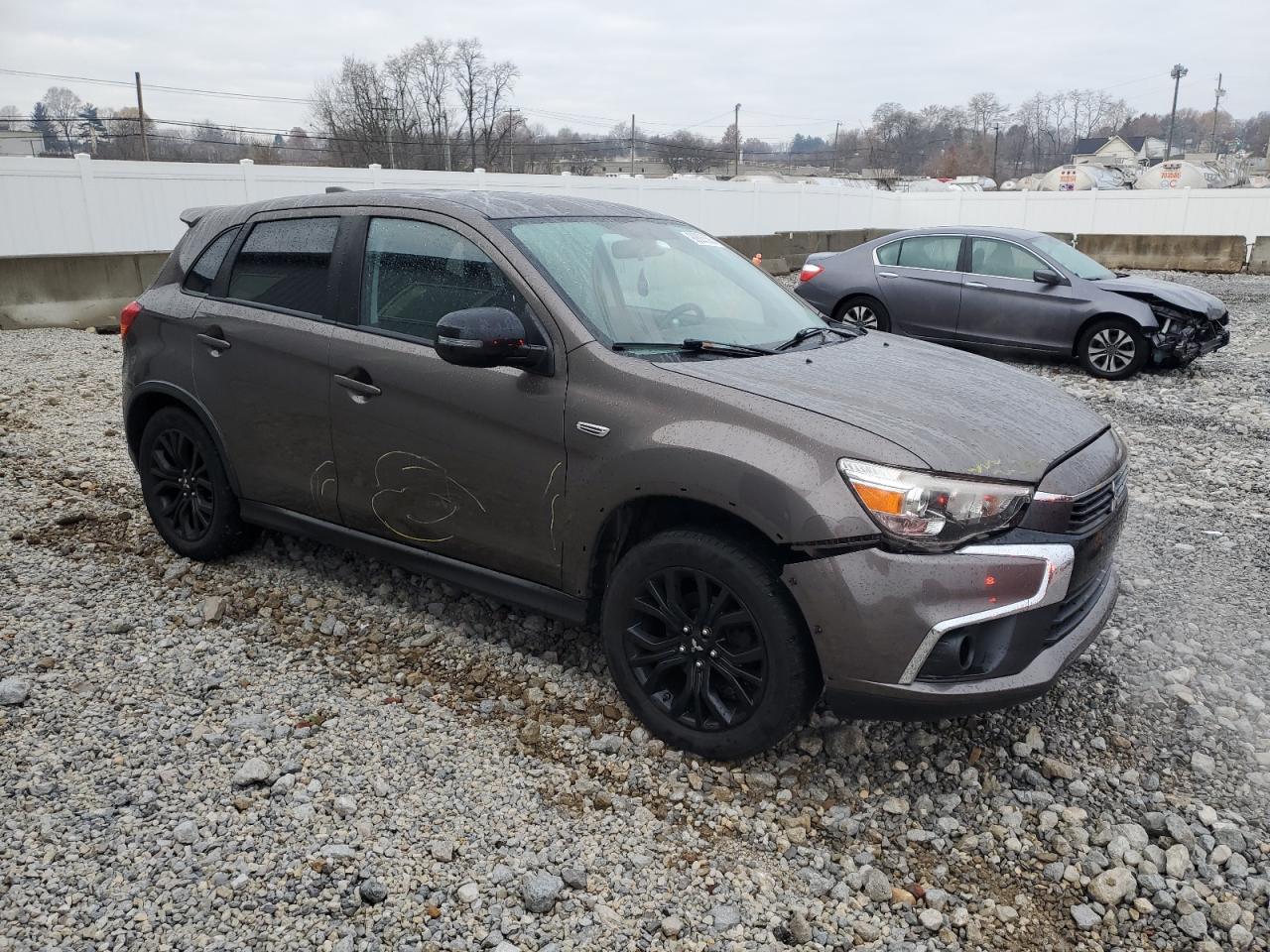 MITSUBISHI OUTLANDER ES