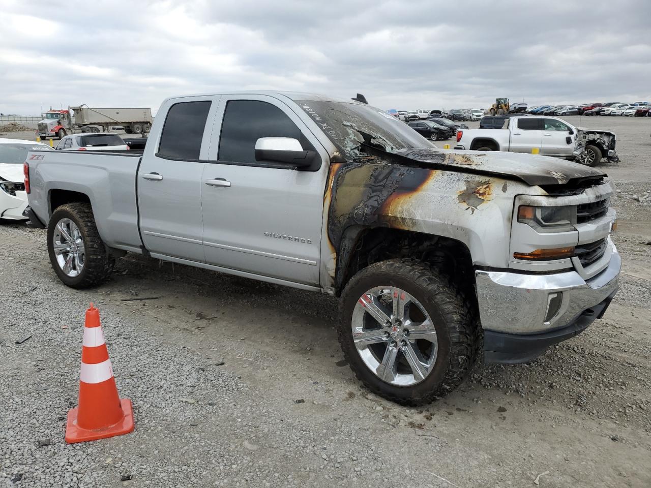 CHEVROLET SILVERADO K1500 LT