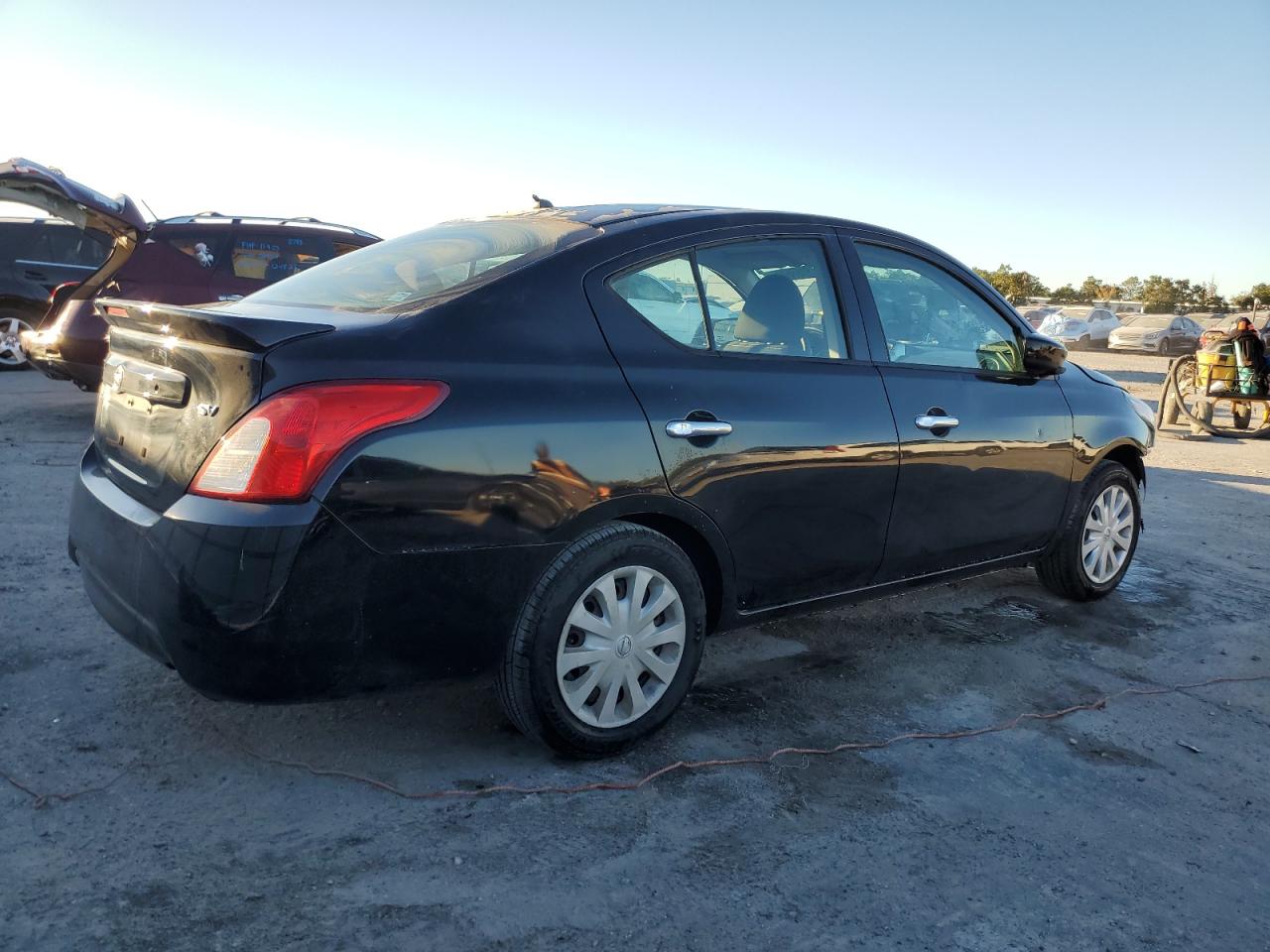NISSAN VERSA S
