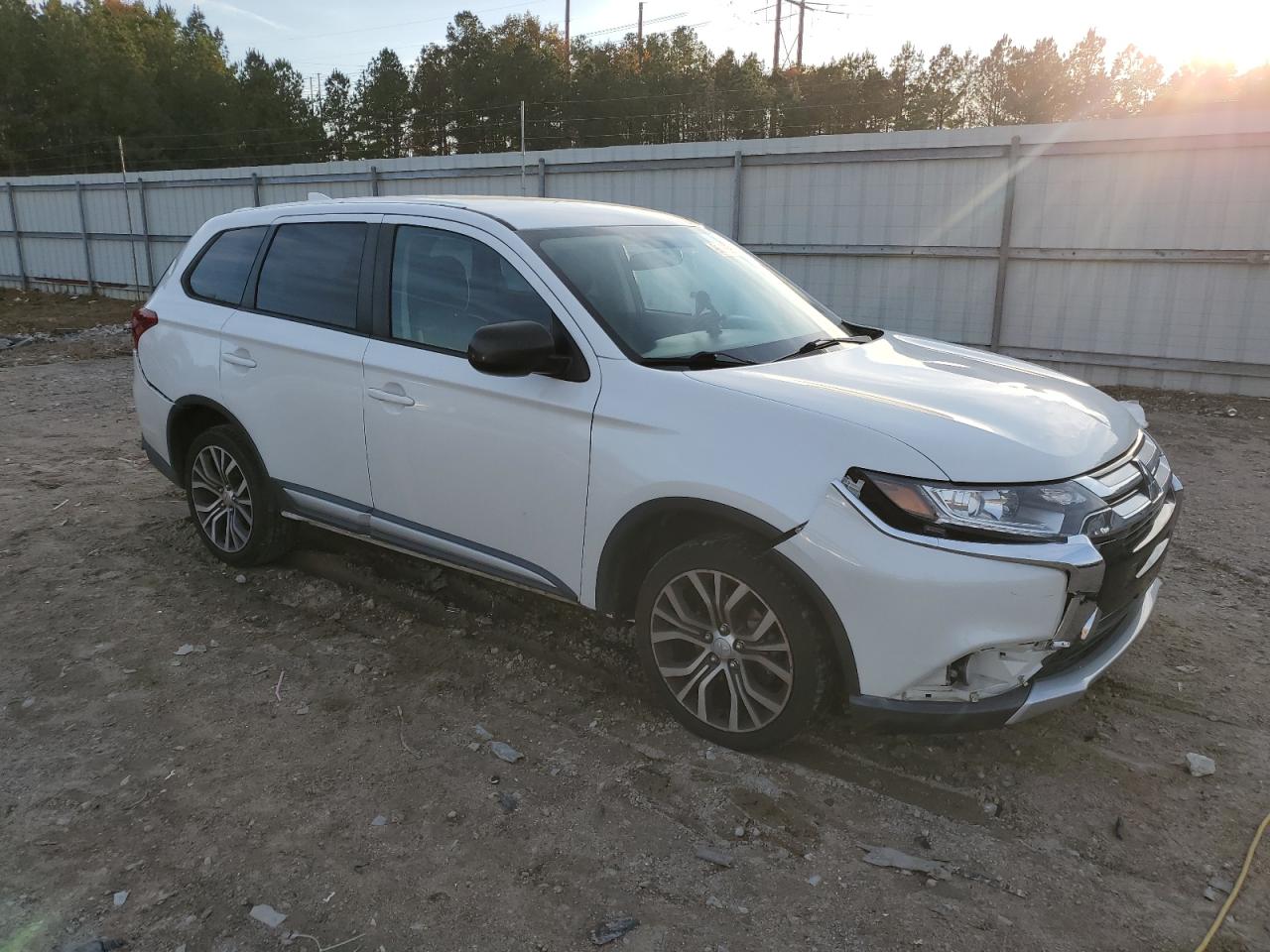 MITSUBISHI OUTLANDER ES