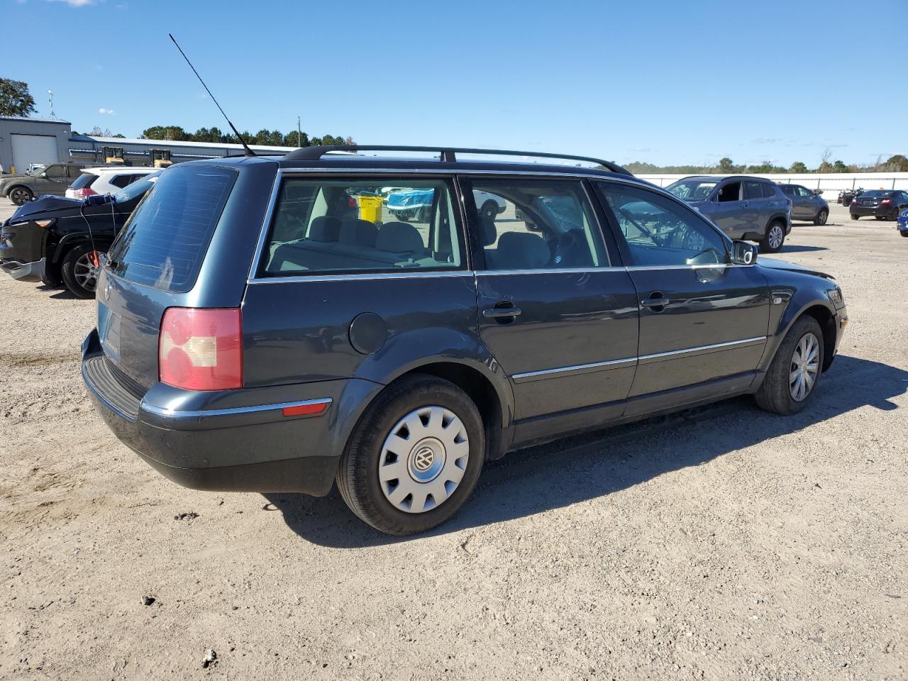 Lot #3287557028 2003 VOLKSWAGEN PASSAT GLS