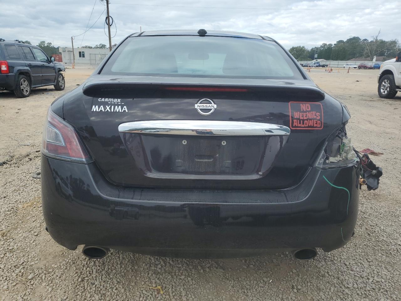 NISSAN MAXIMA S
