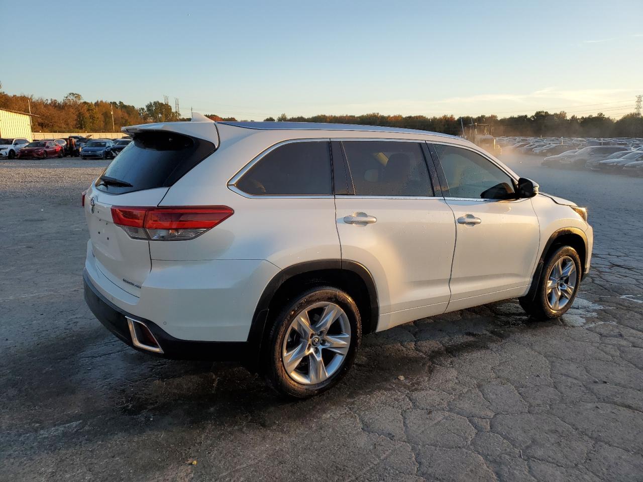 TOYOTA HIGHLANDER LIMITED