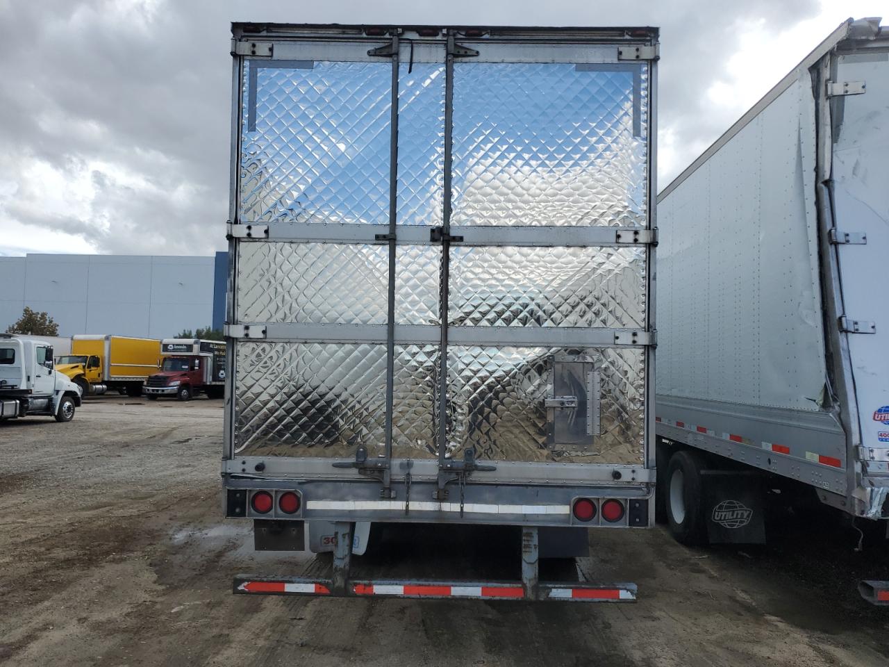 Lot #3302930615 2006 UTILITY VS2RA