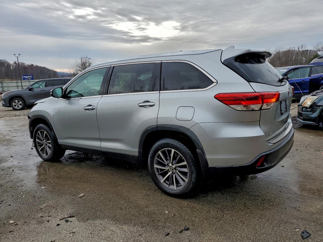 TOYOTA HIGHLANDER SE