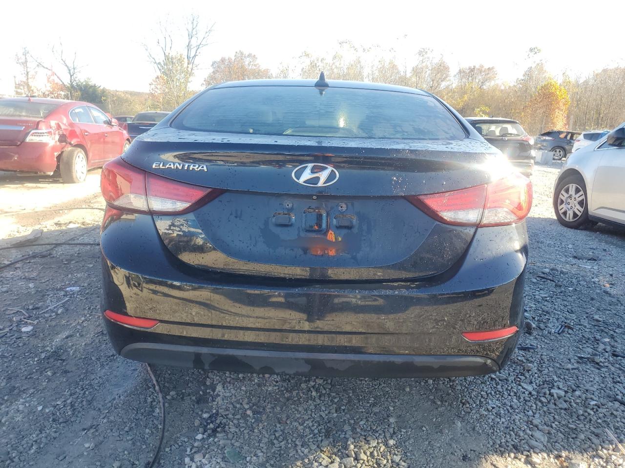 HYUNDAI ELANTRA SE