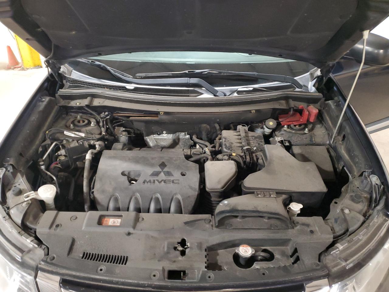 MITSUBISHI OUTLANDER ES