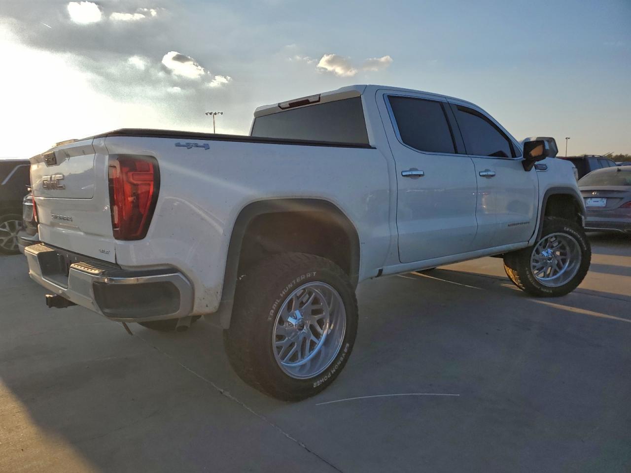 GMC SIERRA K1500 SLT