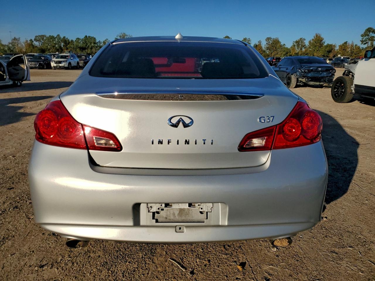 INFINITI G37 BASE