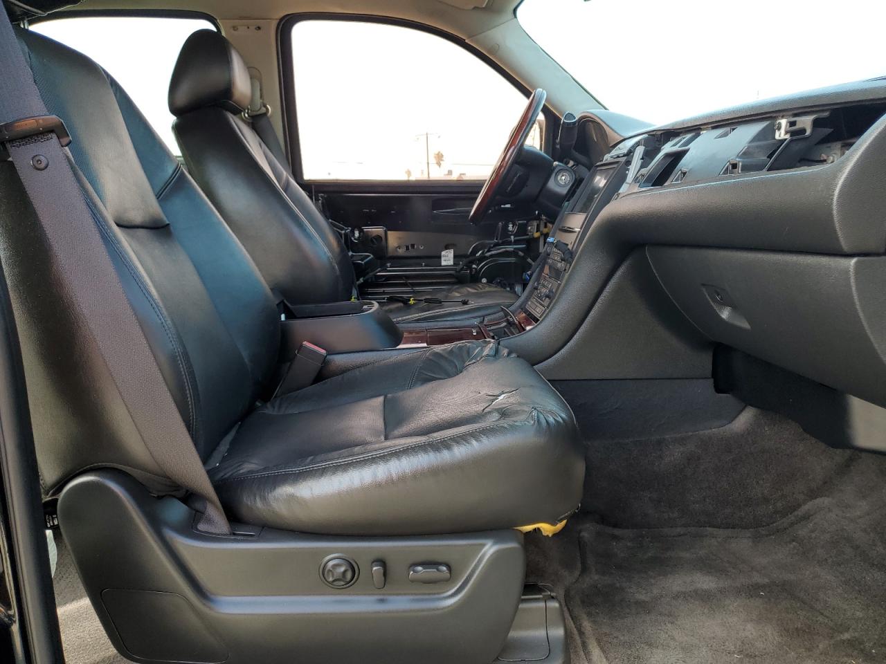 CADILLAC ESCALADE PREMIUM