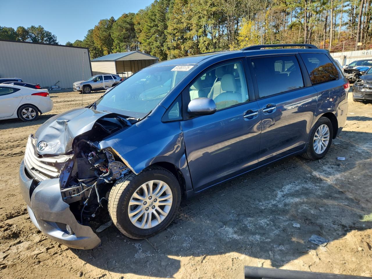 Lot #3286731307 2014 TOYOTA SIENNA XLE