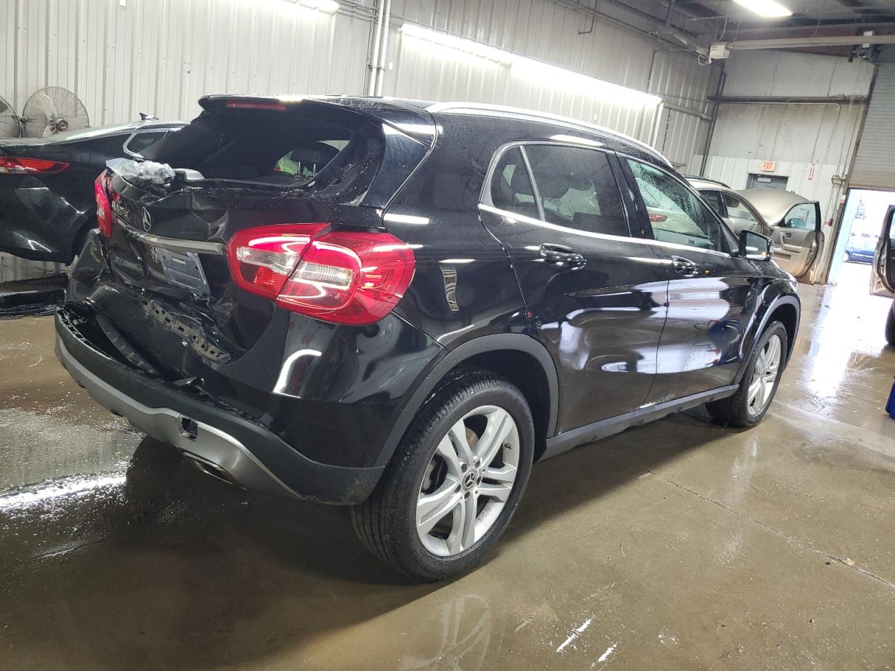 MERCEDES-BENZ GLA-CLASS 250