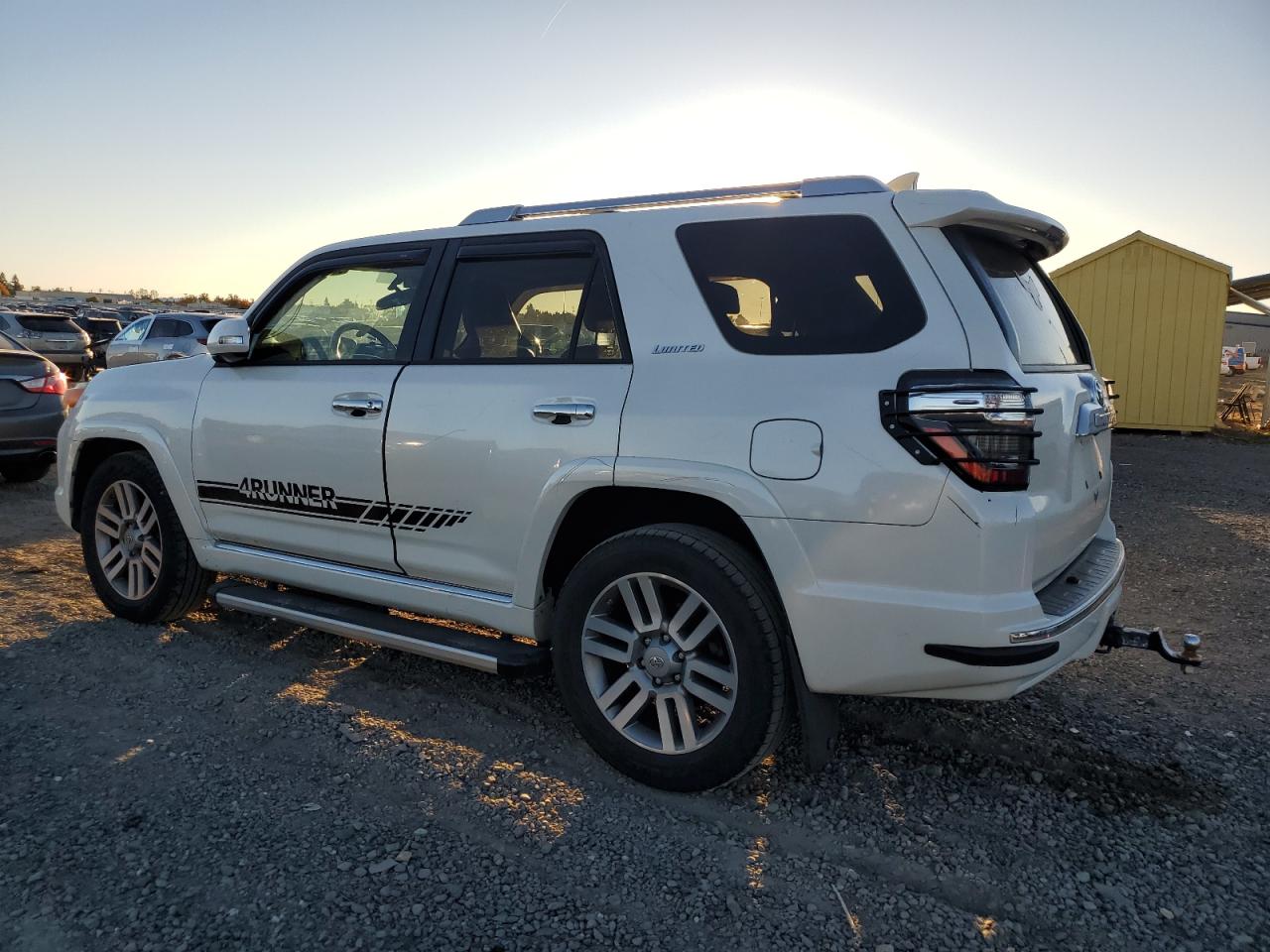 TOYOTA 4RUNNER SR5