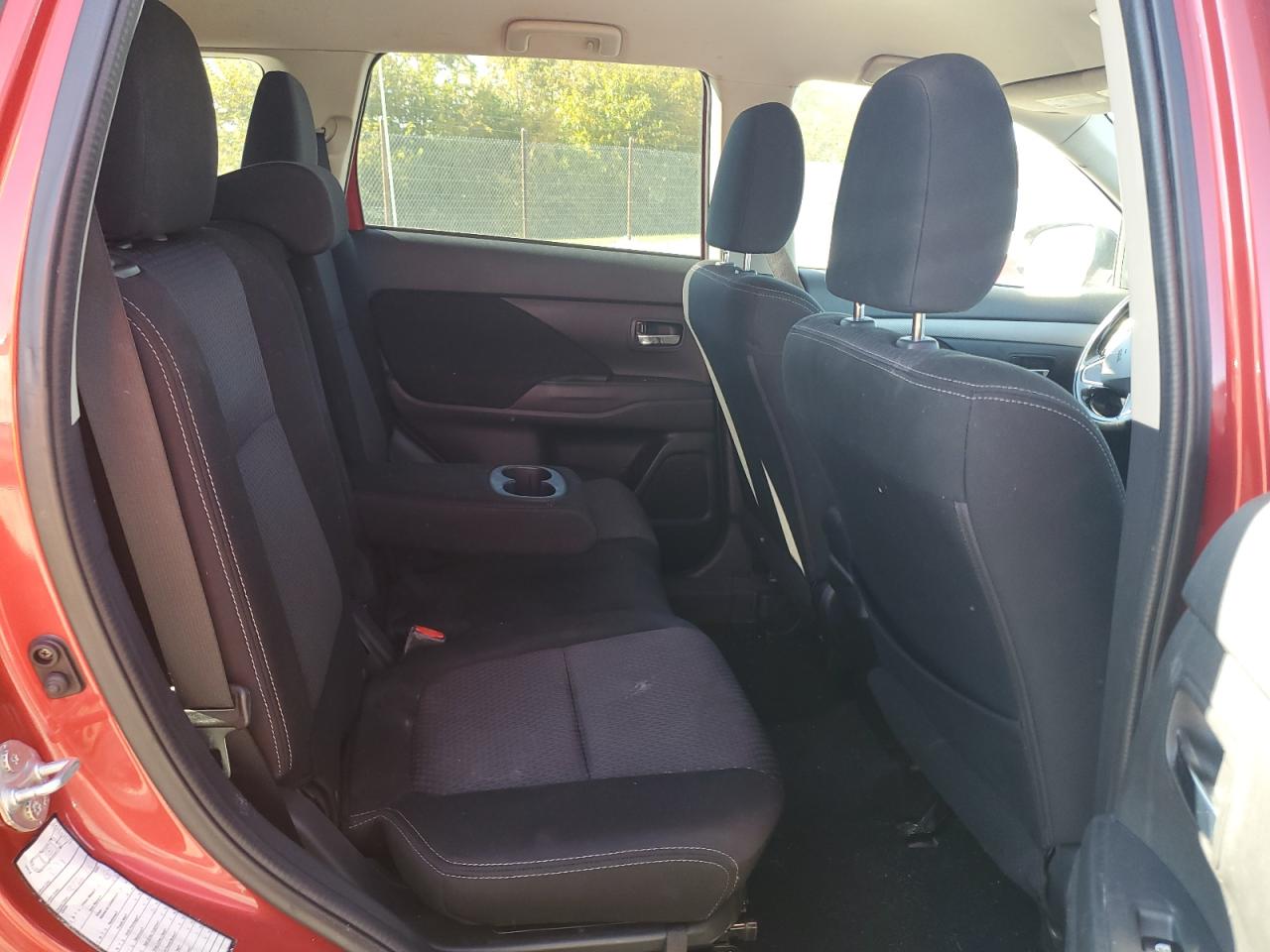 MITSUBISHI OUTLANDER SE