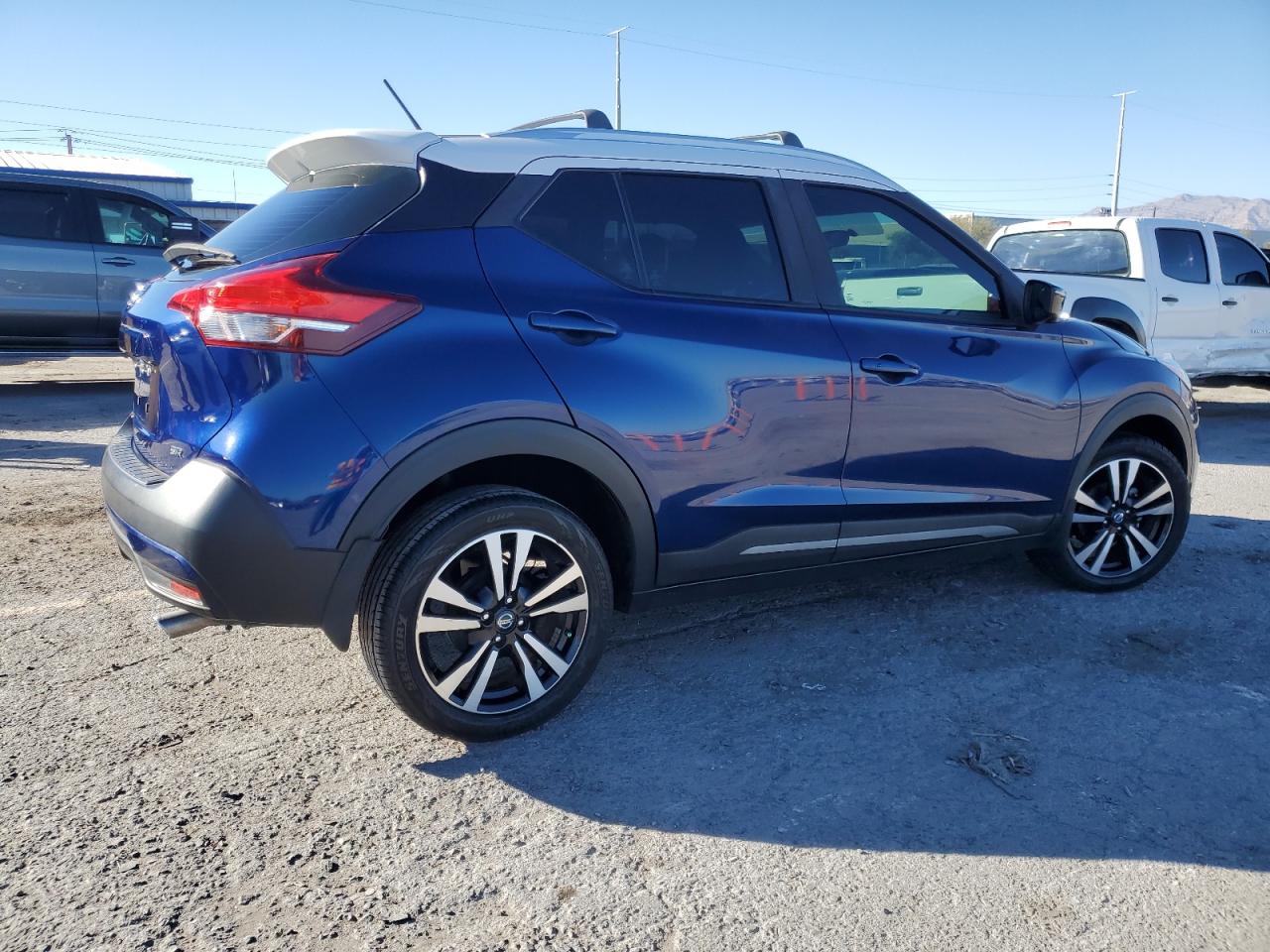 NISSAN KICKS S