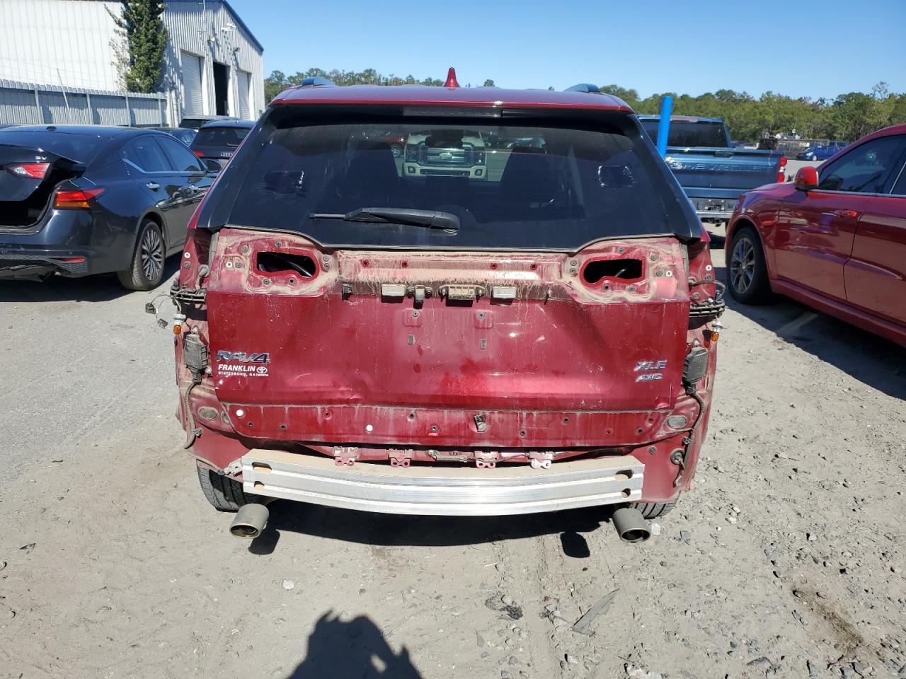 TOYOTA RAV4 XLE PREMIUM