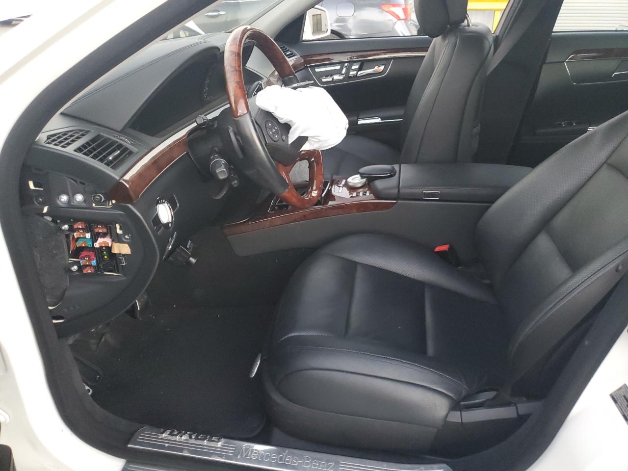 MERCEDES-BENZ S-CLASS 550