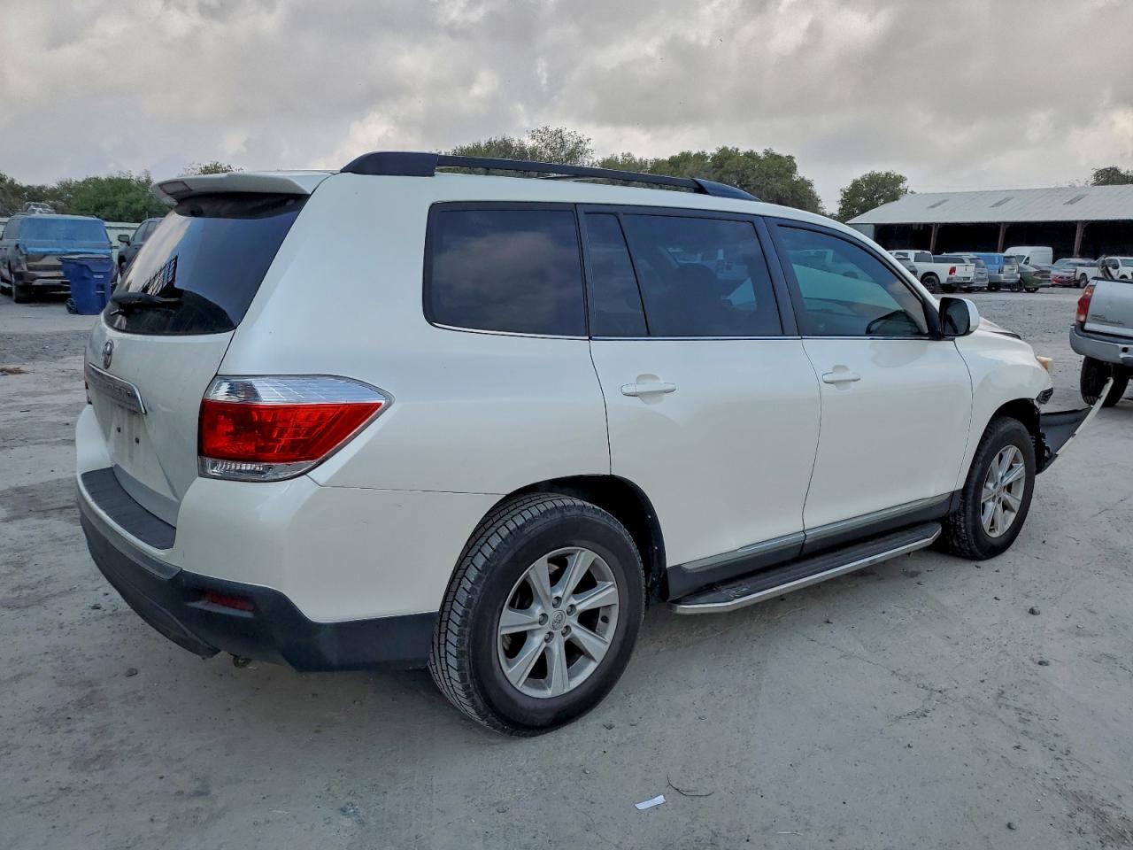 TOYOTA HIGHLANDER BASE