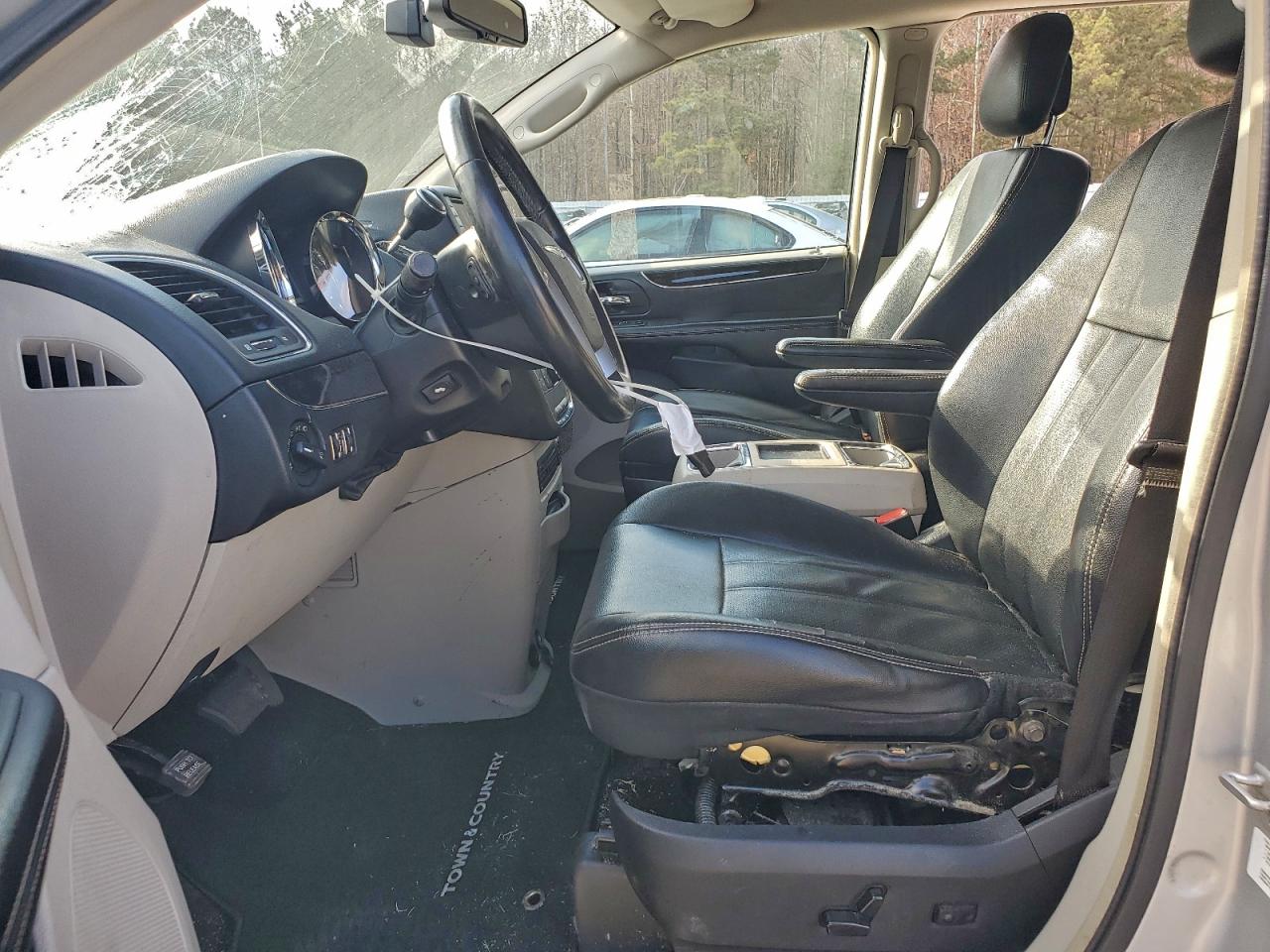 CHRYSLER TOWN & COUNTRY TOURING L