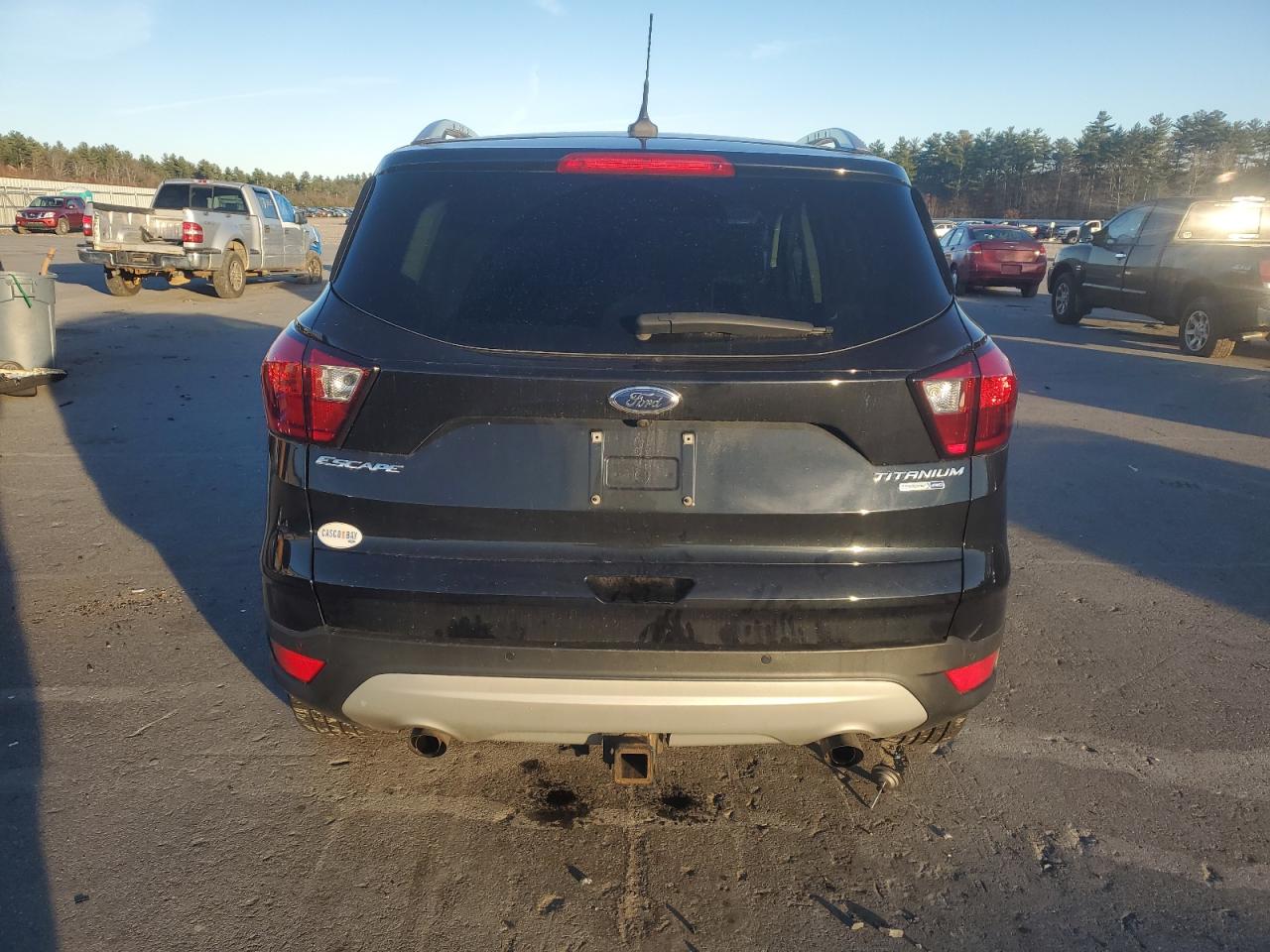 FORD ESCAPE TITANIUM