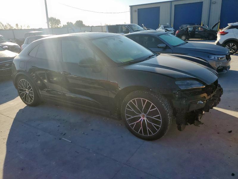 2025 PORSCHE MACAN #3282555923