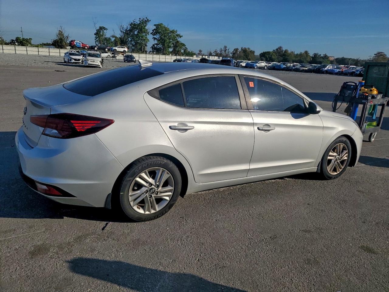 HYUNDAI ELANTRA SEL