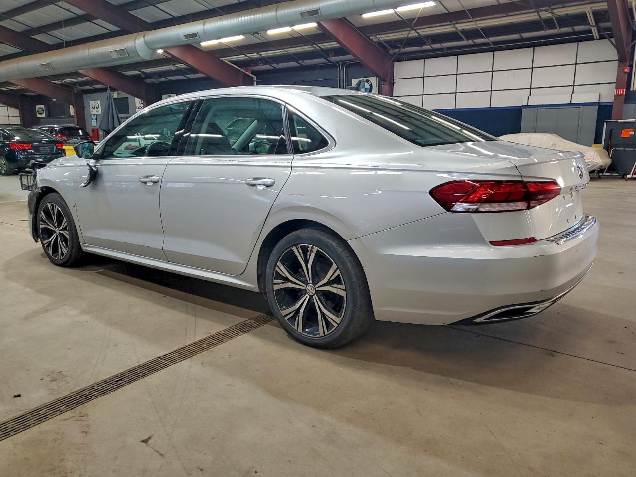 VOLKSWAGEN PASSAT SE