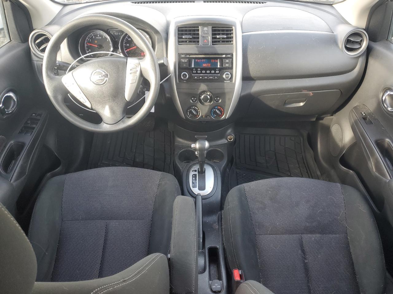 NISSAN VERSA S