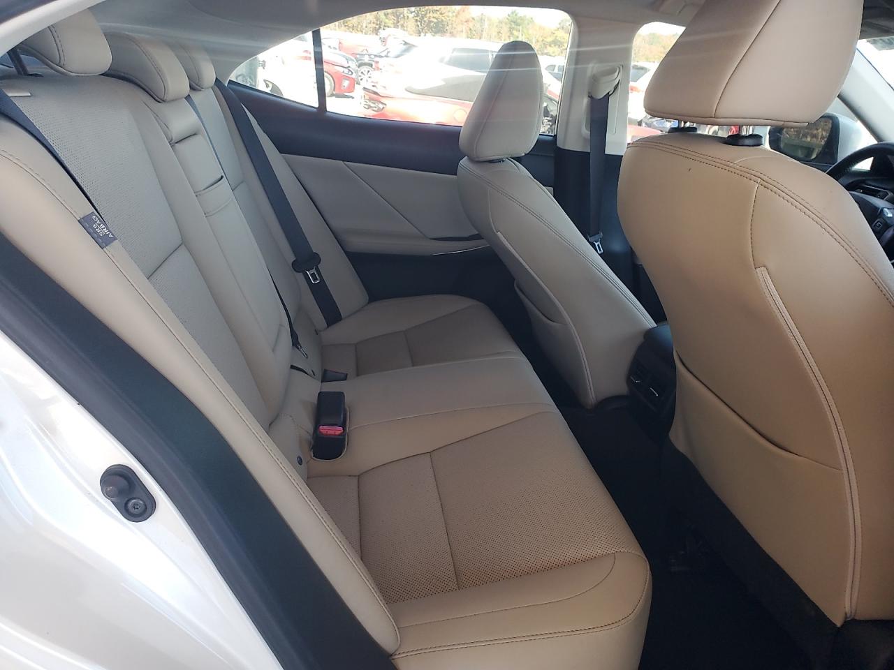 LEXUS IS 300 PREMIUM