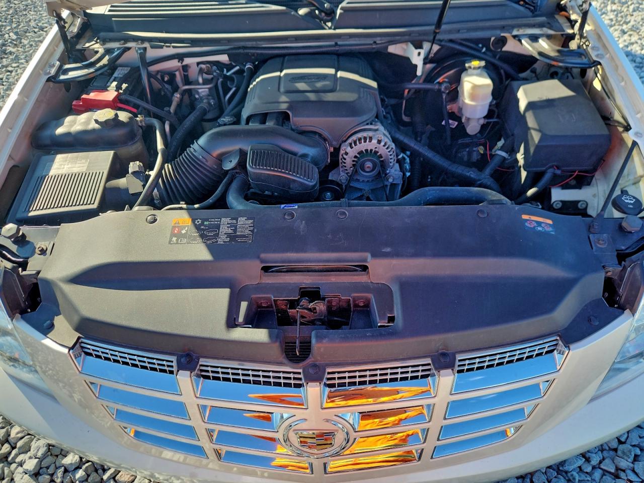 CADILLAC ESCALADE LUXURY