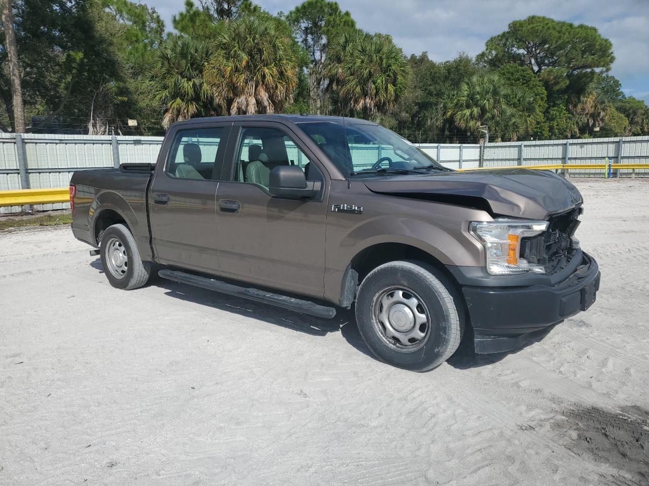 FORD F-150 SUPERCREW