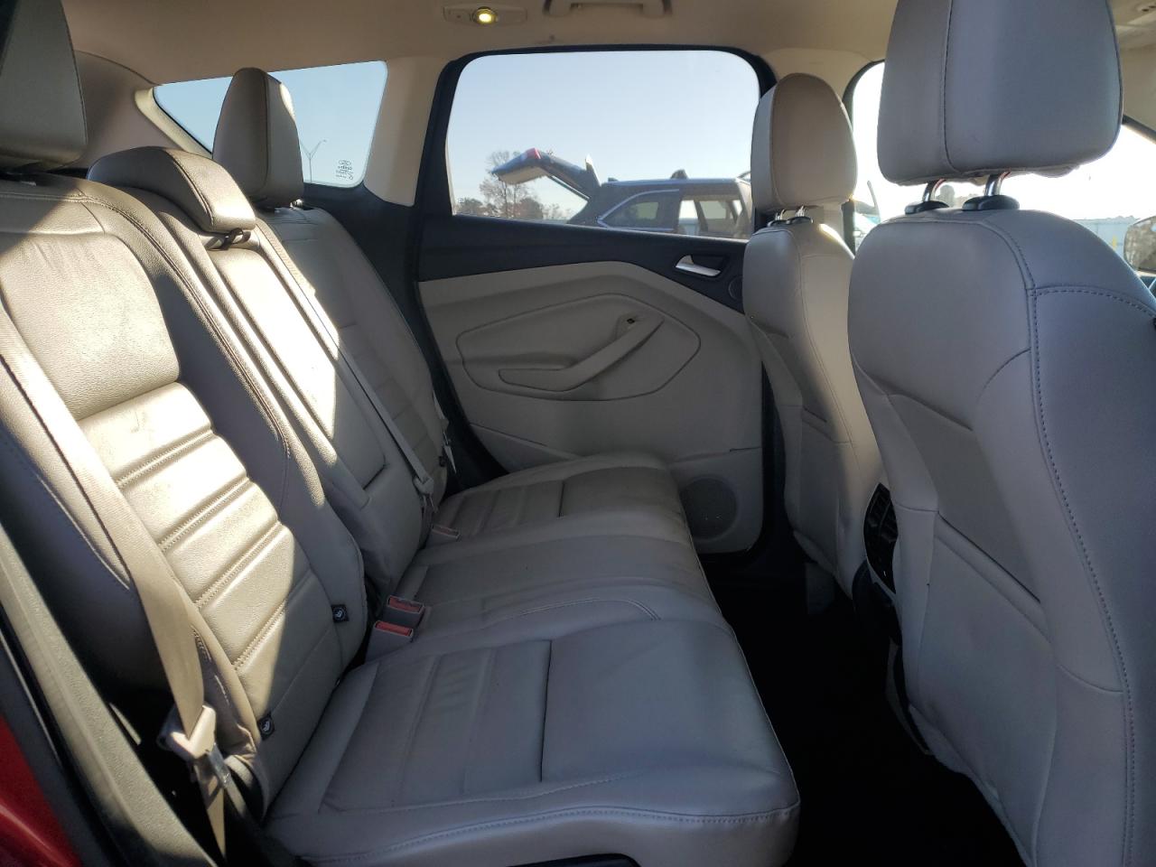 FORD ESCAPE TITANIUM