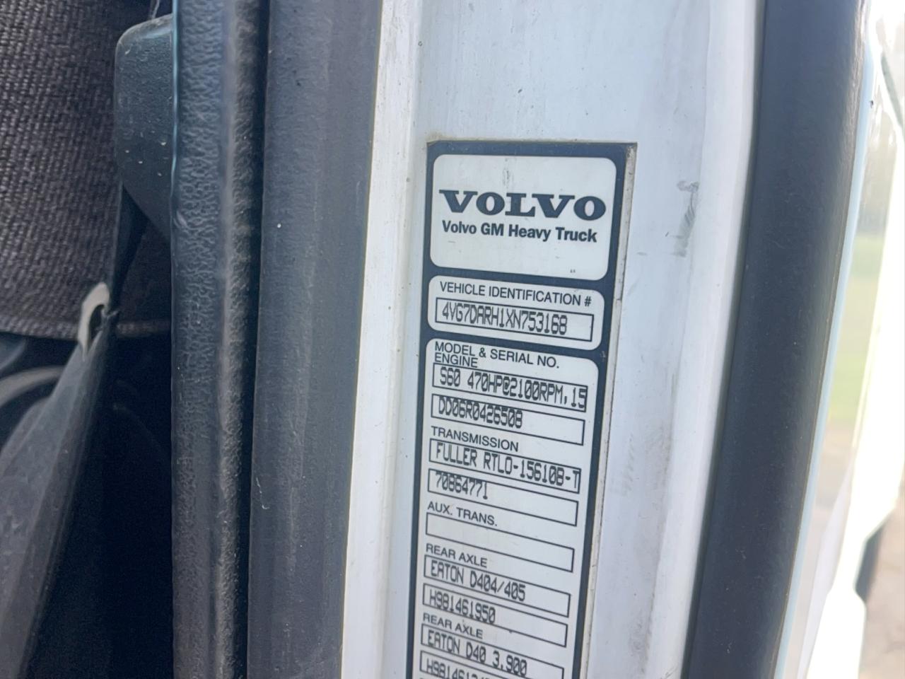 Lot #3291180956 1999 VOLVO VN