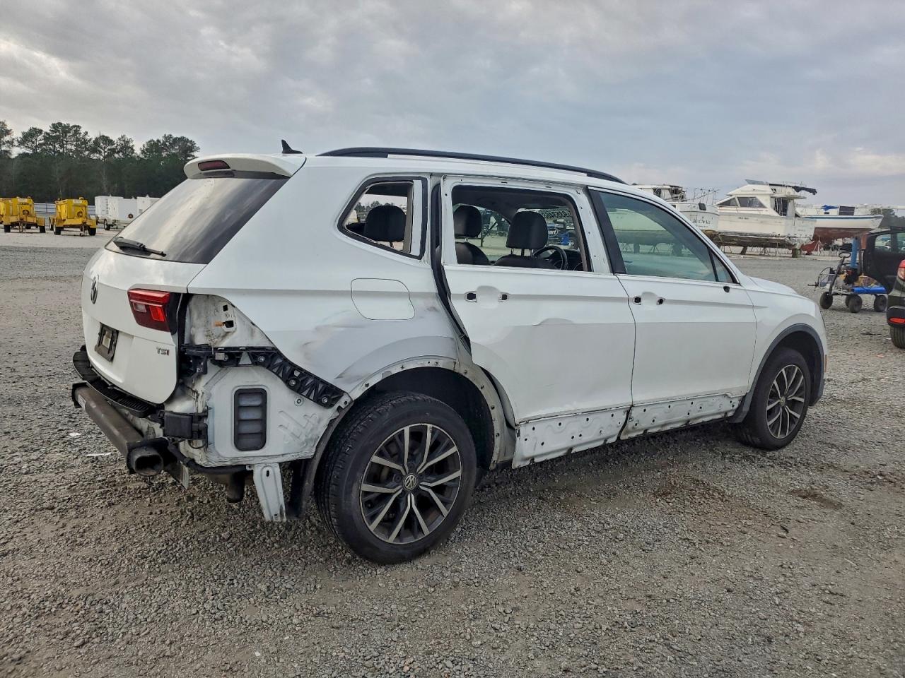 VOLKSWAGEN TIGUAN SE