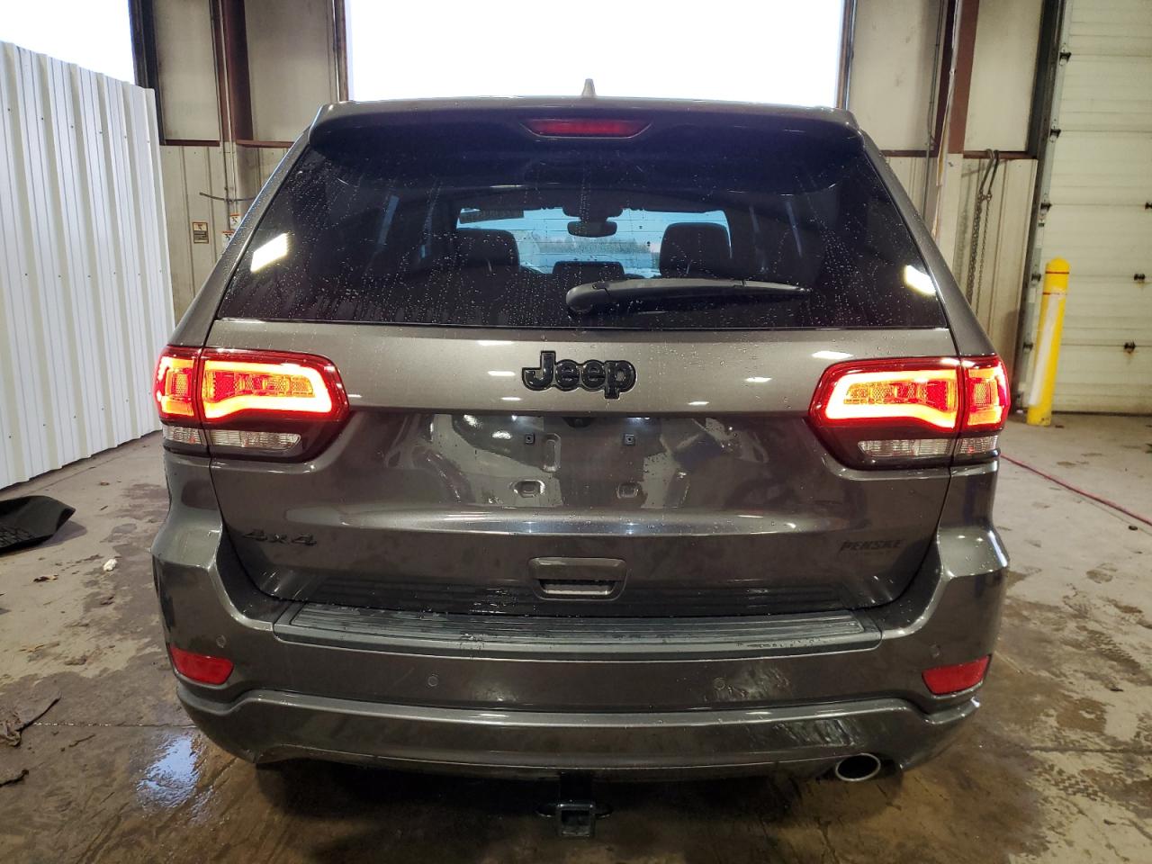 JEEP GRAND CHEROKEE LAREDO