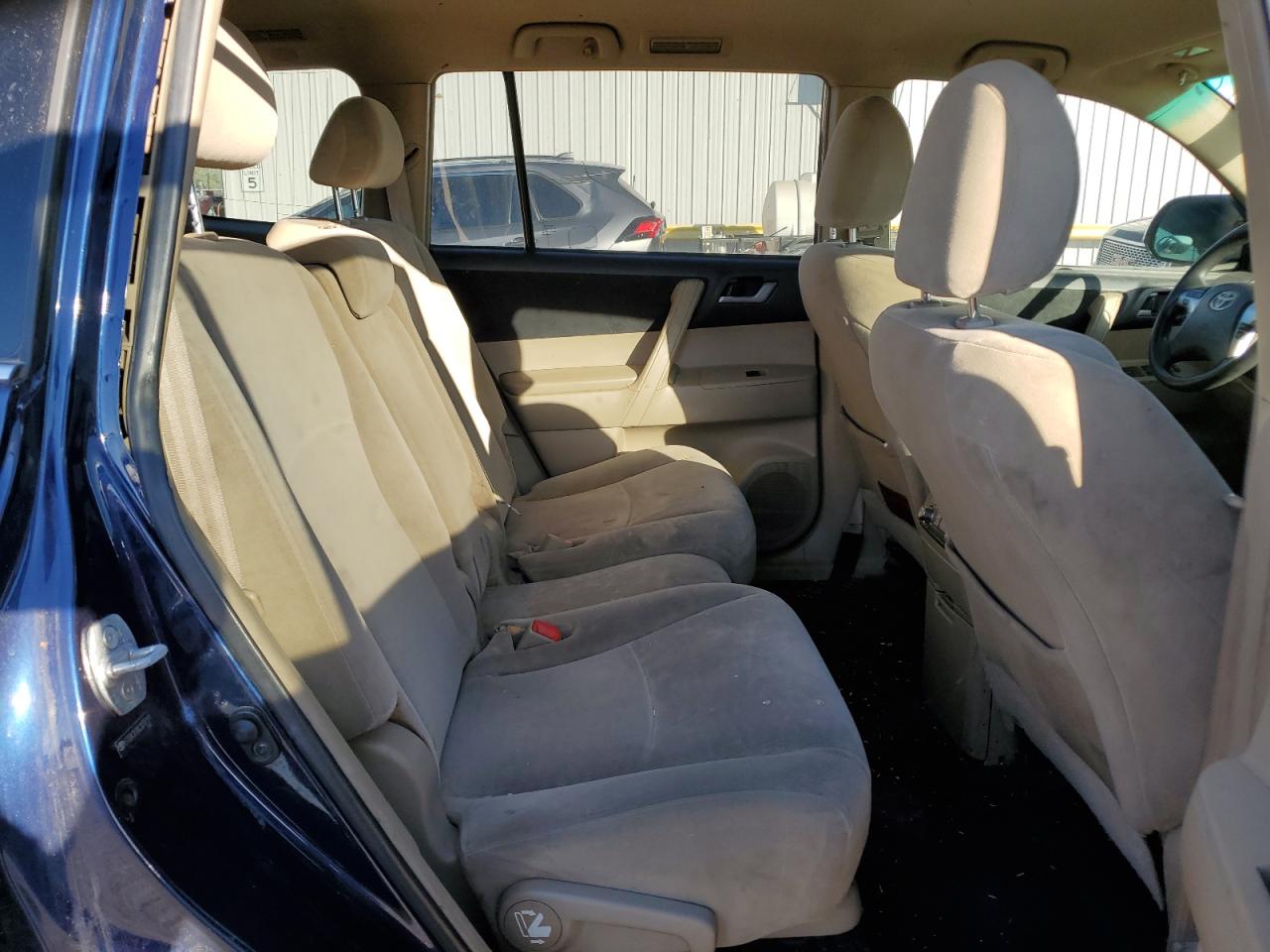 TOYOTA HIGHLANDER BASE