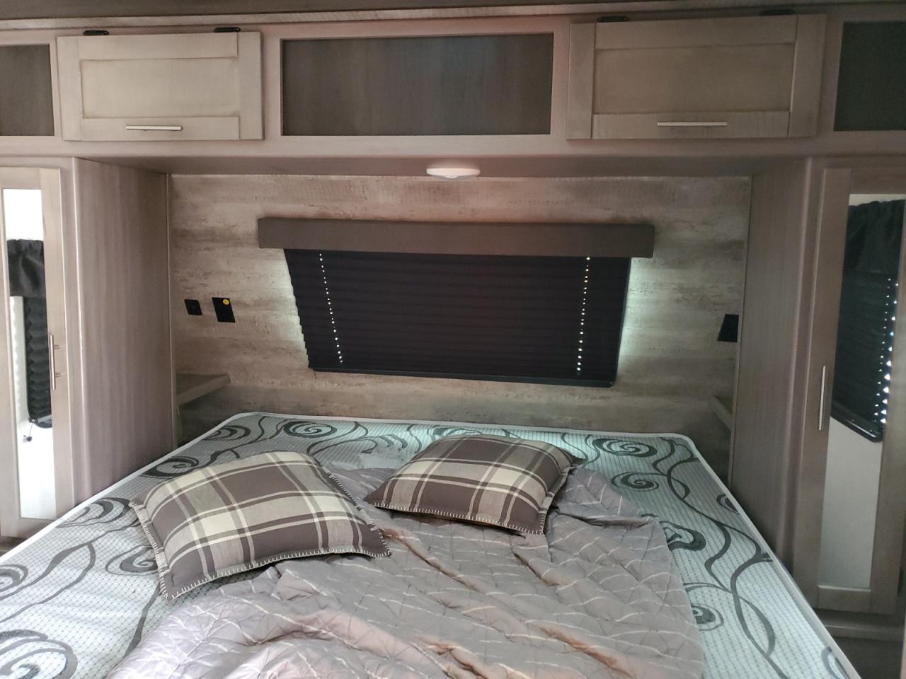 Lot #3287543998 2022 KUTB CROSSROAD SUNSET