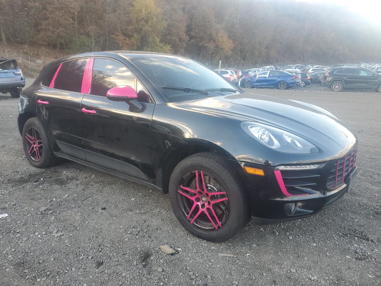 PORSCHE MACAN