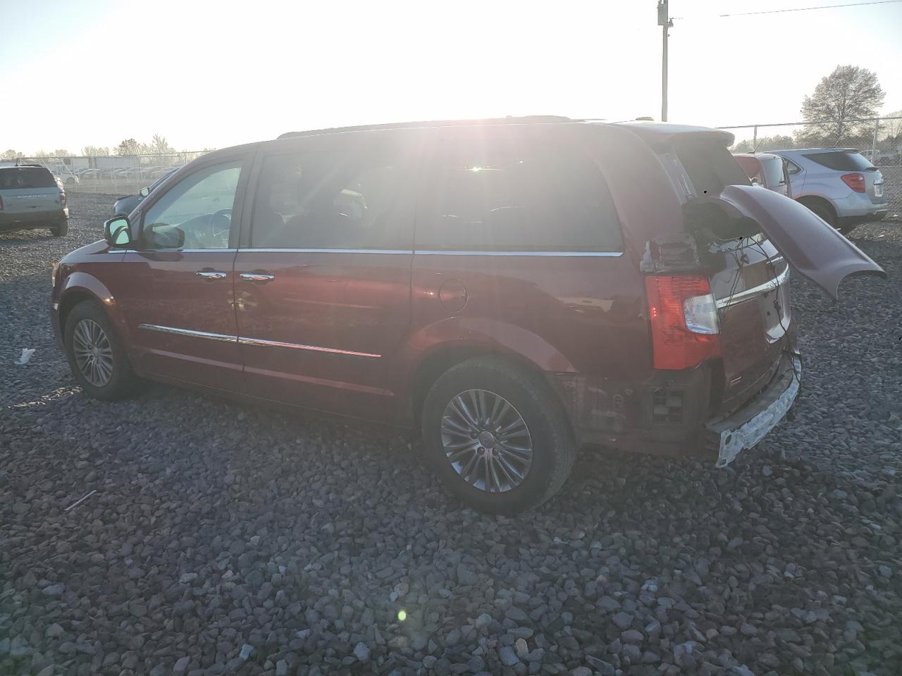 CHRYSLER TOWN & COUNTRY TOURING L