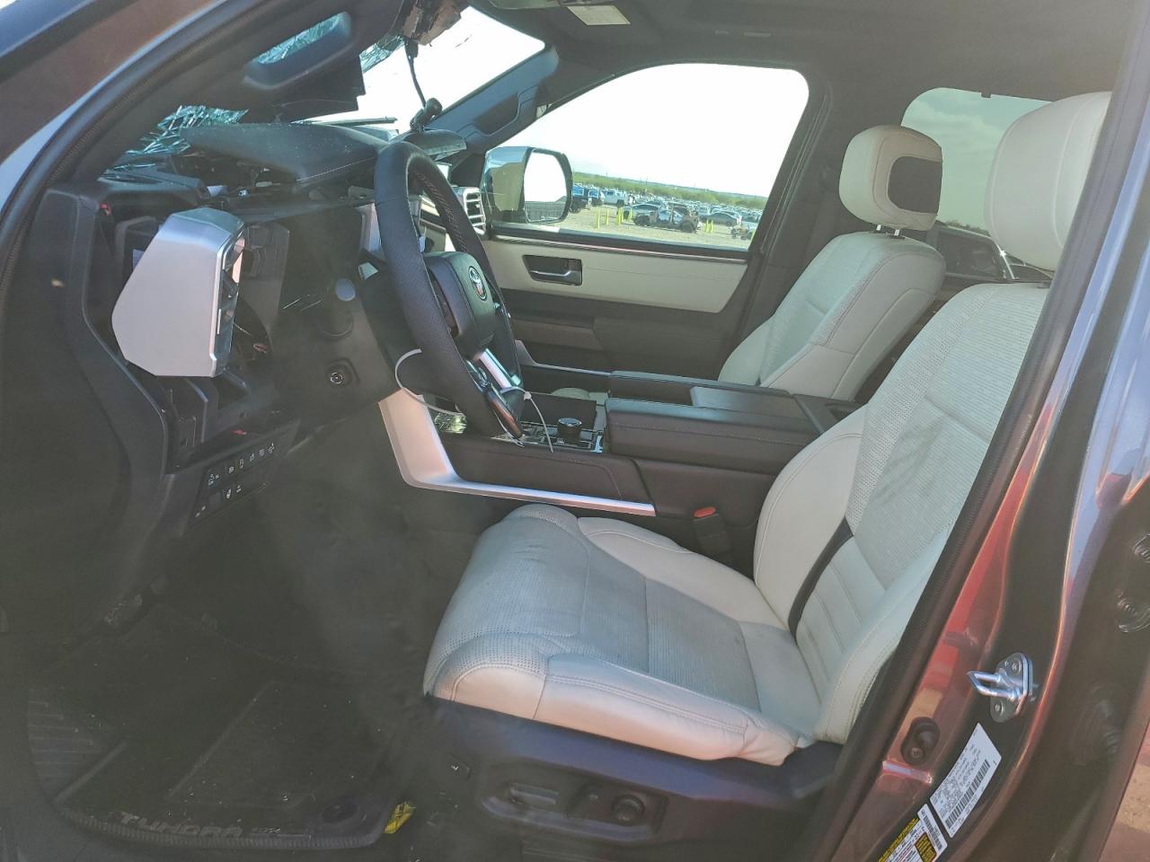 TOYOTA TUNDRA CREWMAX PLATINUM