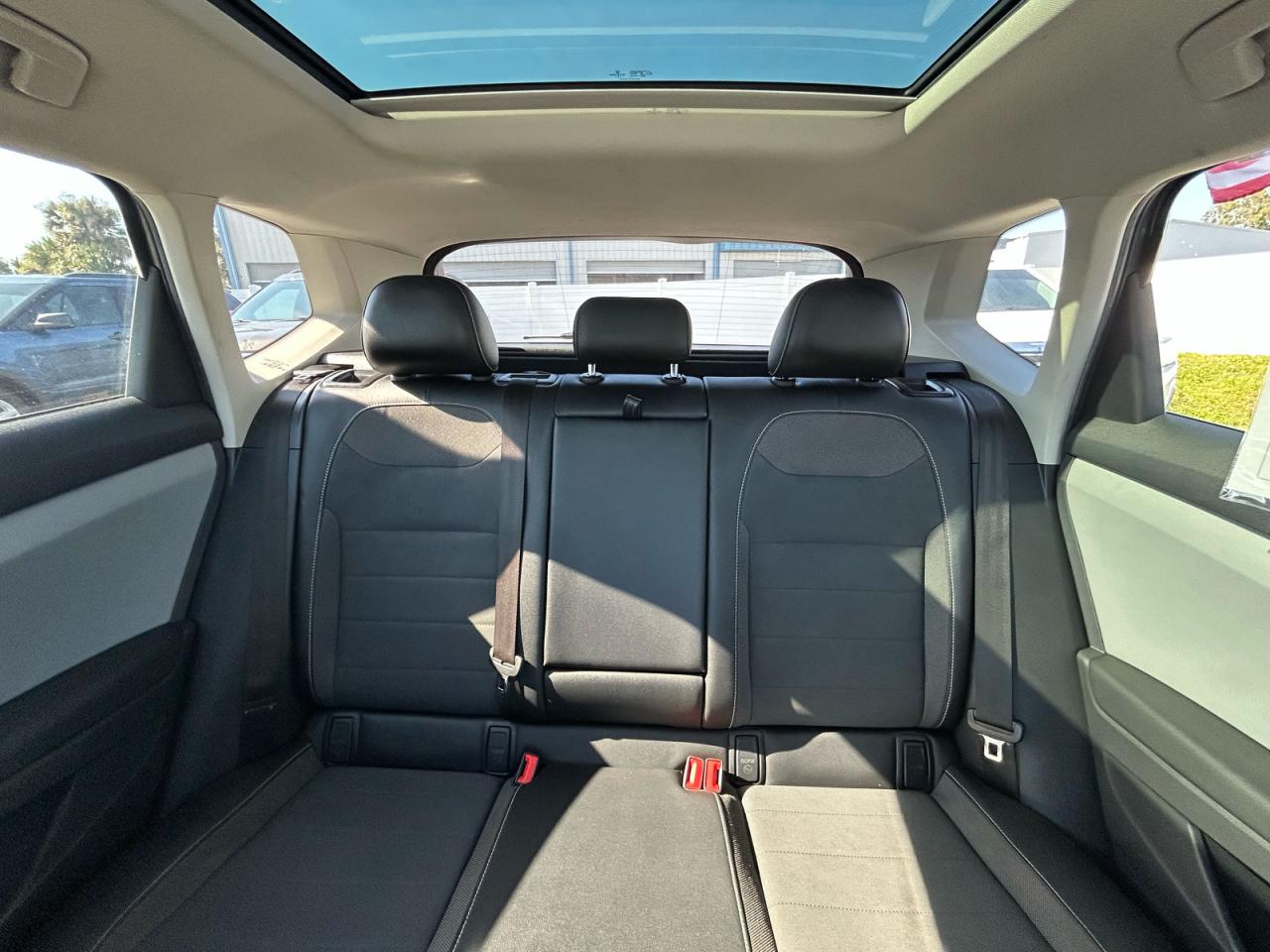 VOLKSWAGEN TAOS SE IQ DRIVE