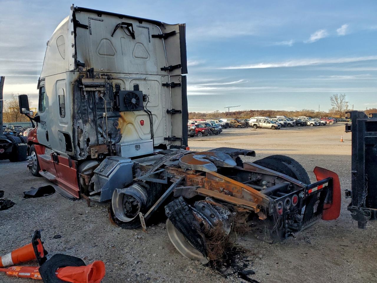 Lot #3298155249 2015 FREIGHTLINER CASCADIA 1