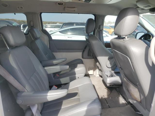 2010 CHRYSLER TOWN & COU - 2A4RR5D19AR137677