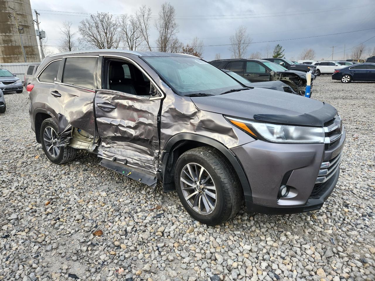 TOYOTA HIGHLANDER SE