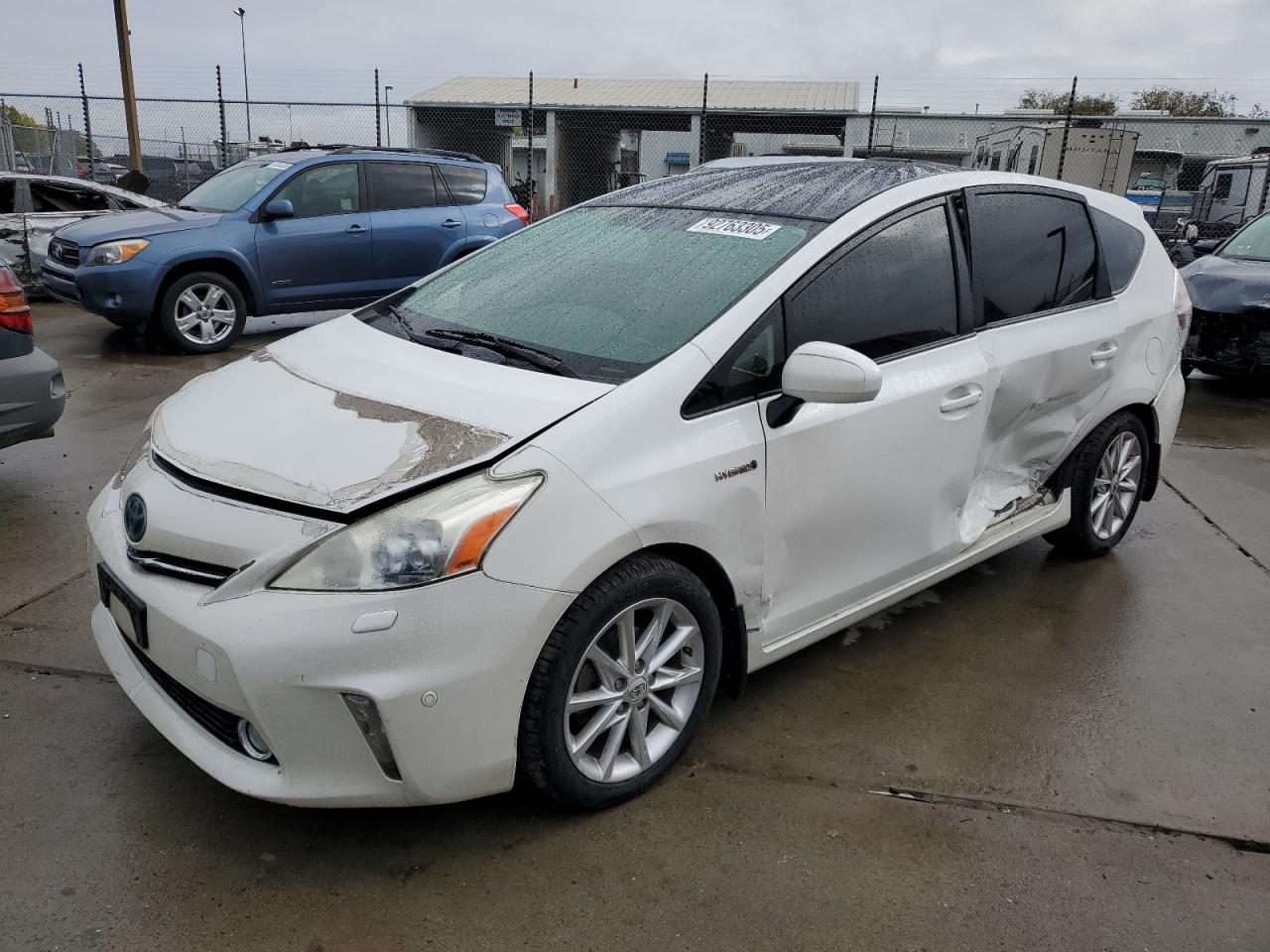 Lot #3310637734 2013 TOYOTA PRIUS V