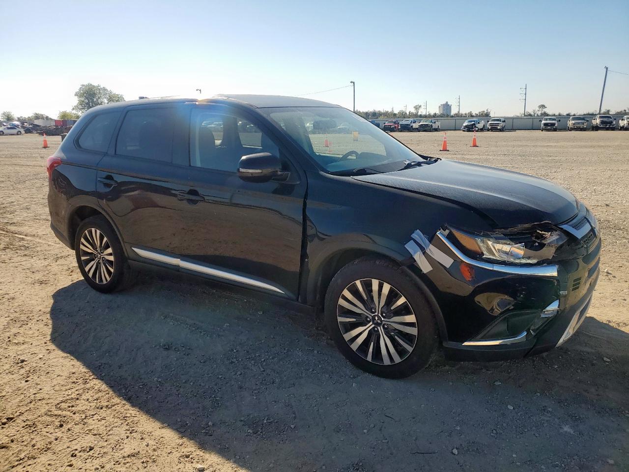 MITSUBISHI OUTLANDER SE