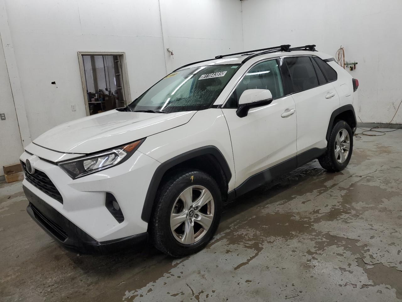 TOYOTA RAV4 XLE