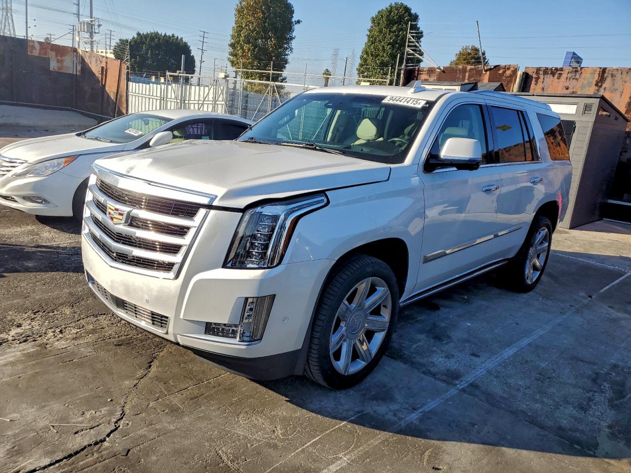 CADILLAC ESCALADE PREMIUM LUXURY