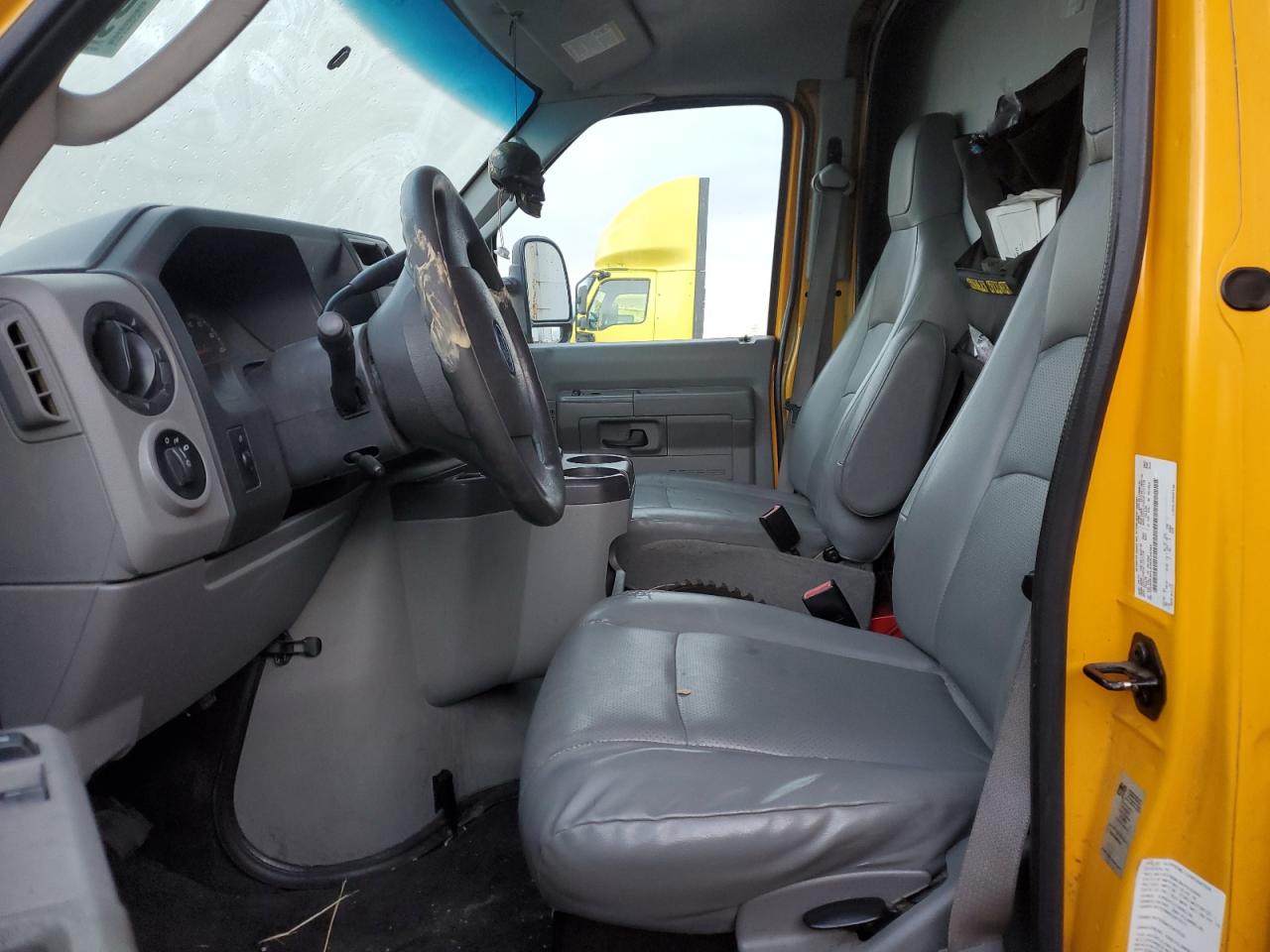 FORD ECONOLINE E450 SUPER DUTY CUTAWAY VAN